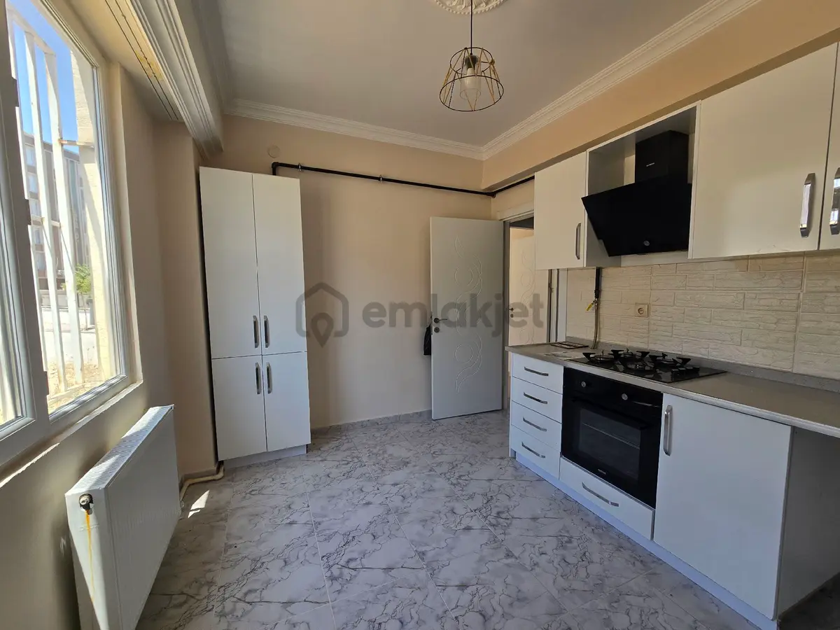 Kiralık 3+1 Daire - 9