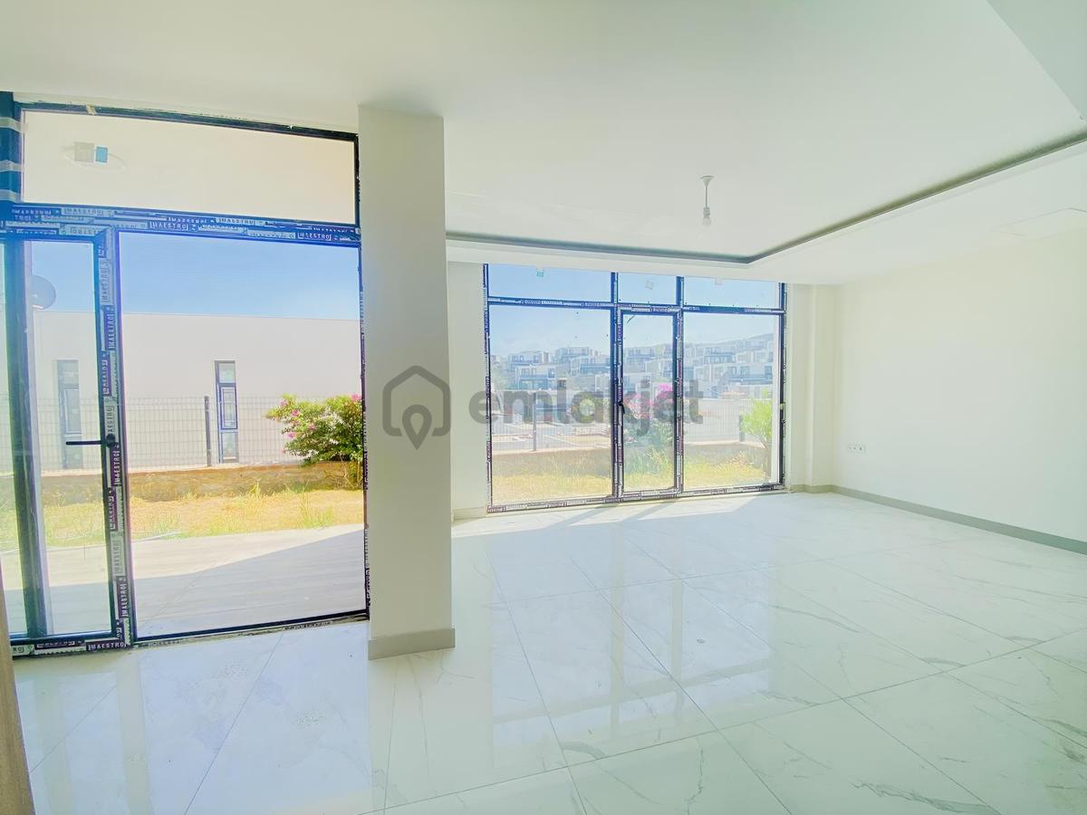Kıyıkışlacık Atasayanlar Plajlı Sitede 2+1 Satılık Villa - 10
