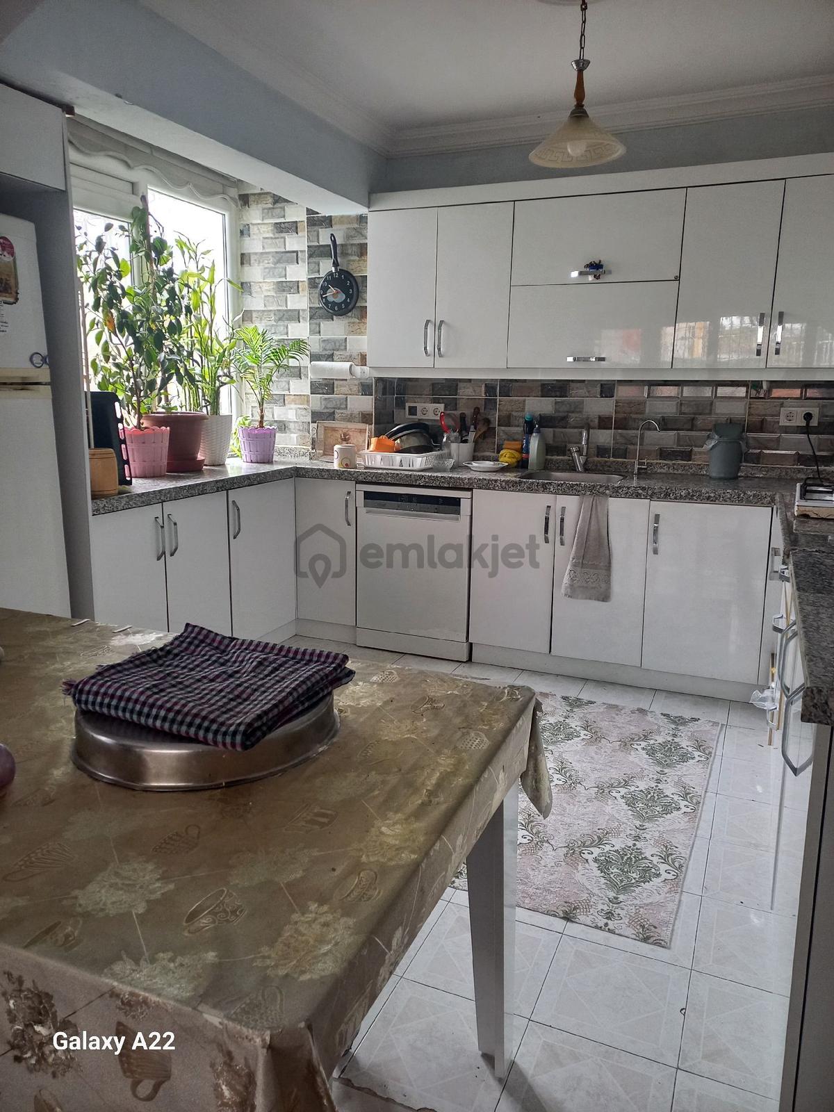 Aydın Söke Konak Mahallesinde 3+1 130 M2 Dogalgazlı Satılık Daıre