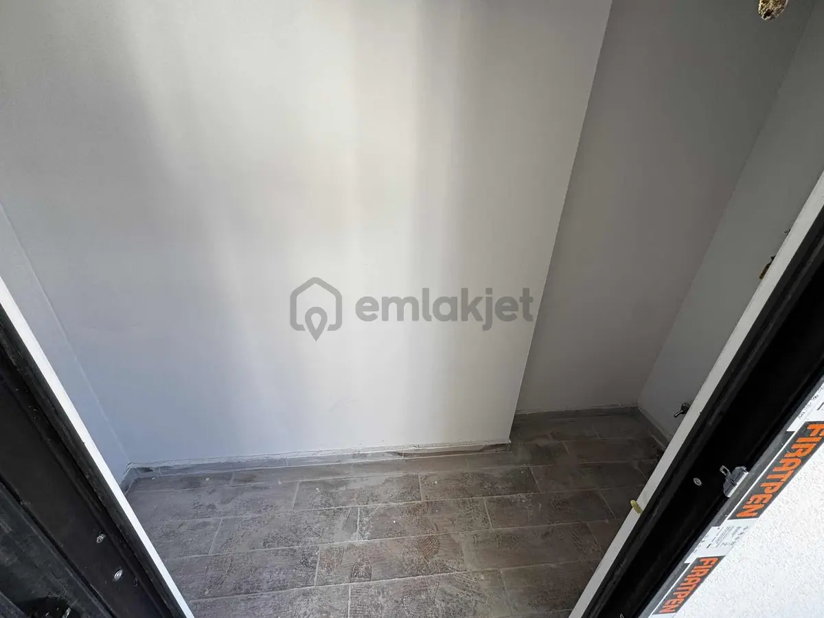 [ema]doğukent Cadde Üzerinde Site İçerisinde Satılık 3+1 Daire - 2