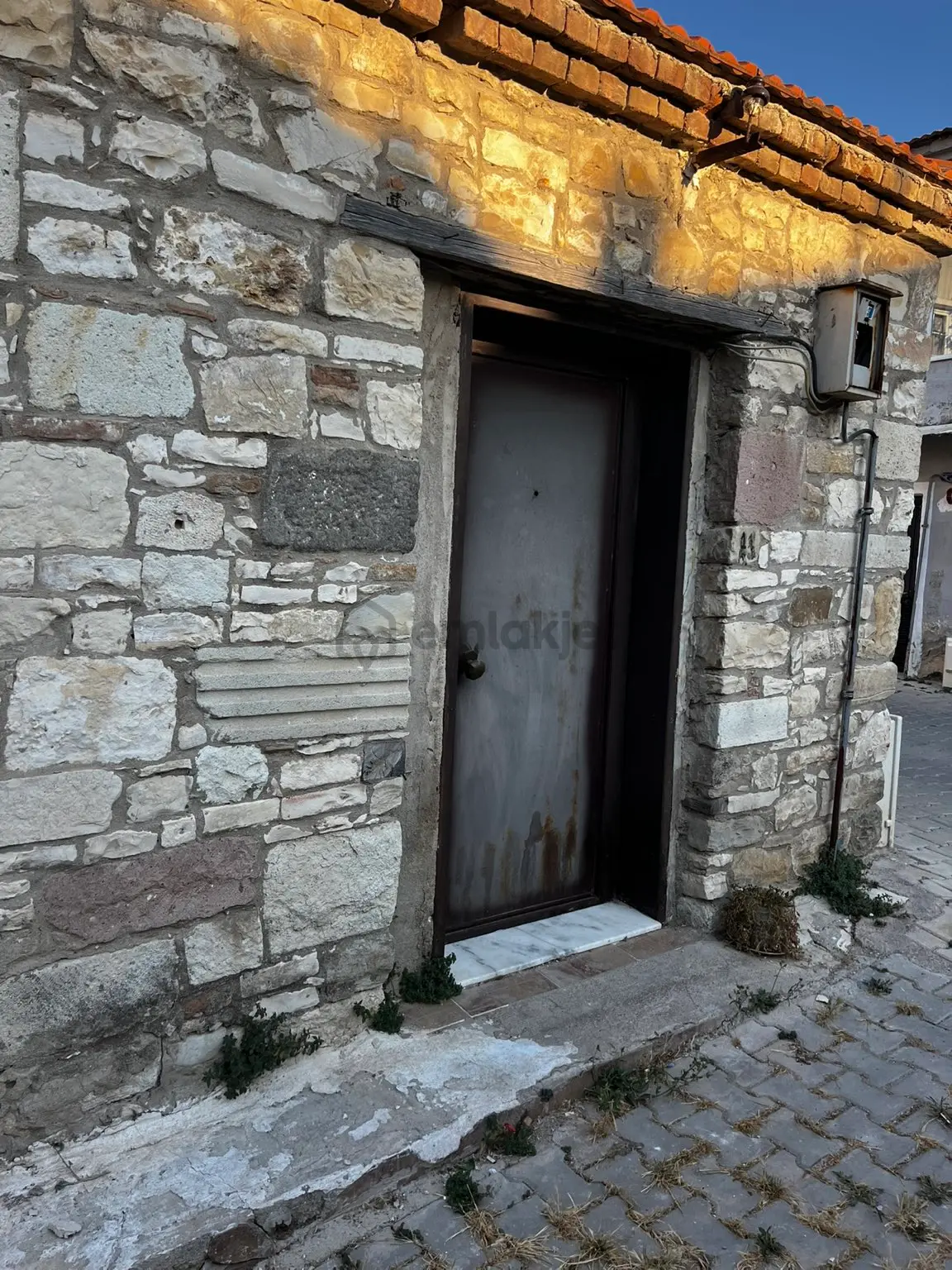 Urla Sanat Sokağında Köşe Konumlu Taş Yapı - 15