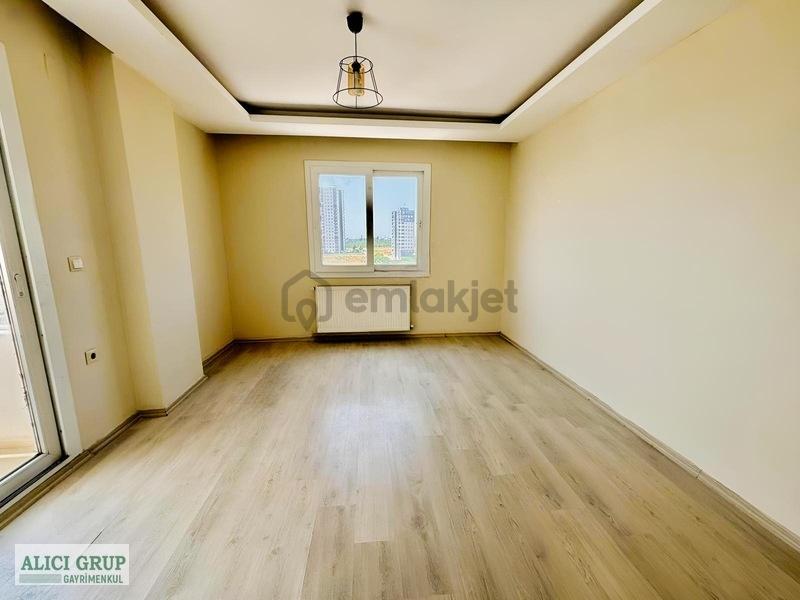 Stad Yakını Kapalı Mutfak Kombili 2+1 Kiralık Daire - 2
