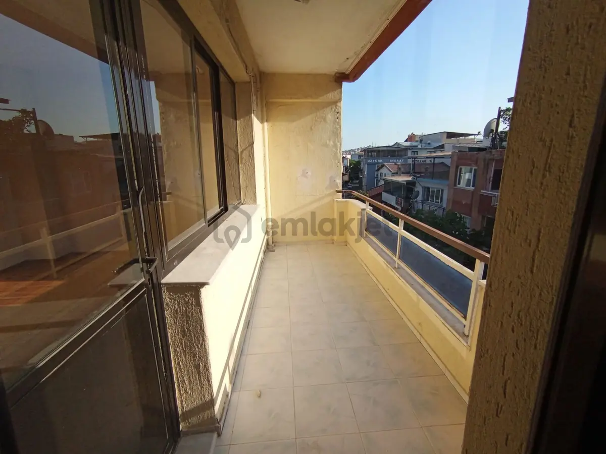 Mühendis Emlaktan Karabağlar Eserkent Merkezde . 3+1 120 M2 Kiralık Daire - 12