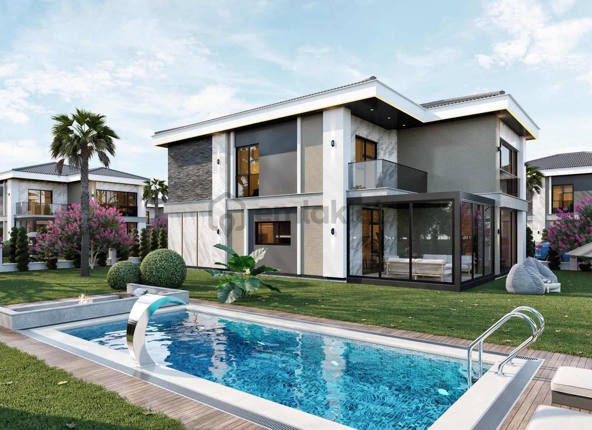 Serdivan Aralık'ta Satılık 5+1 Lüks Villa