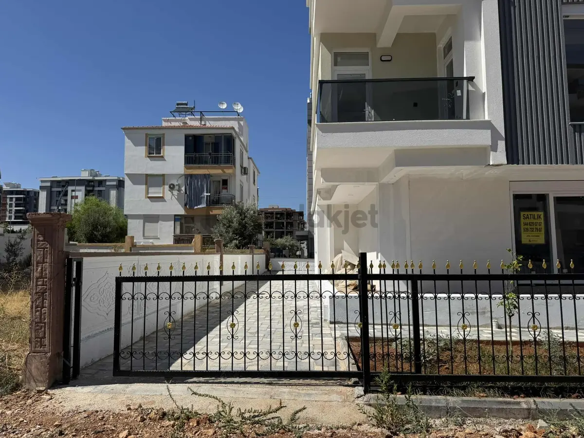 Fevzi Çakmak'da Sıfır Asansörlü 4+1 Geniş Satılık Dubleks - 24