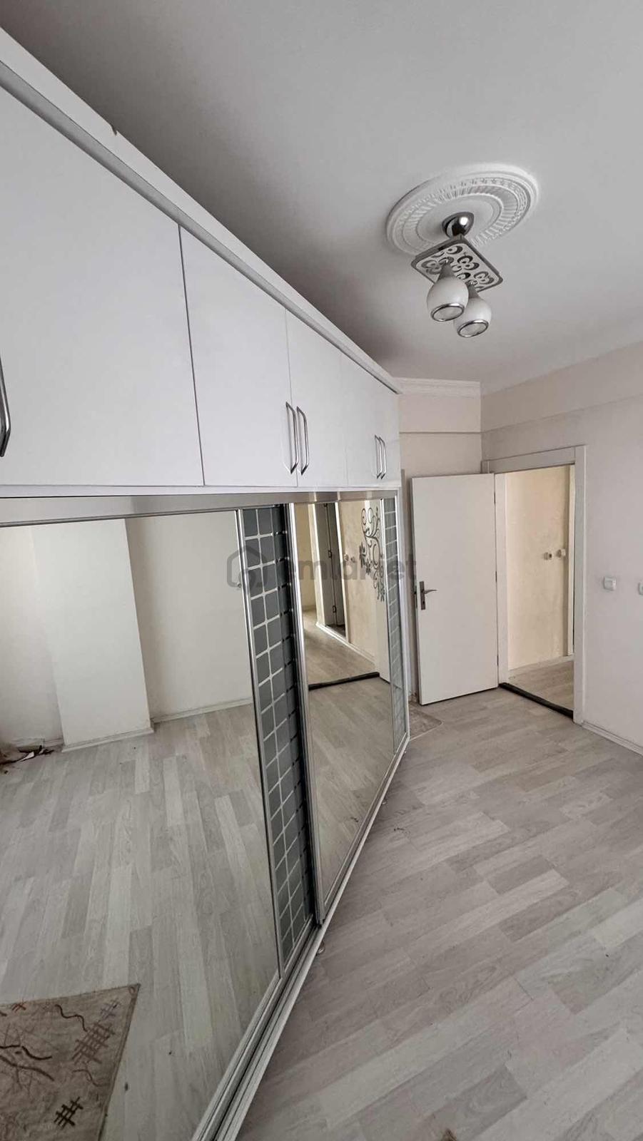 Merkezi Konumda Fırsat Daire - 16