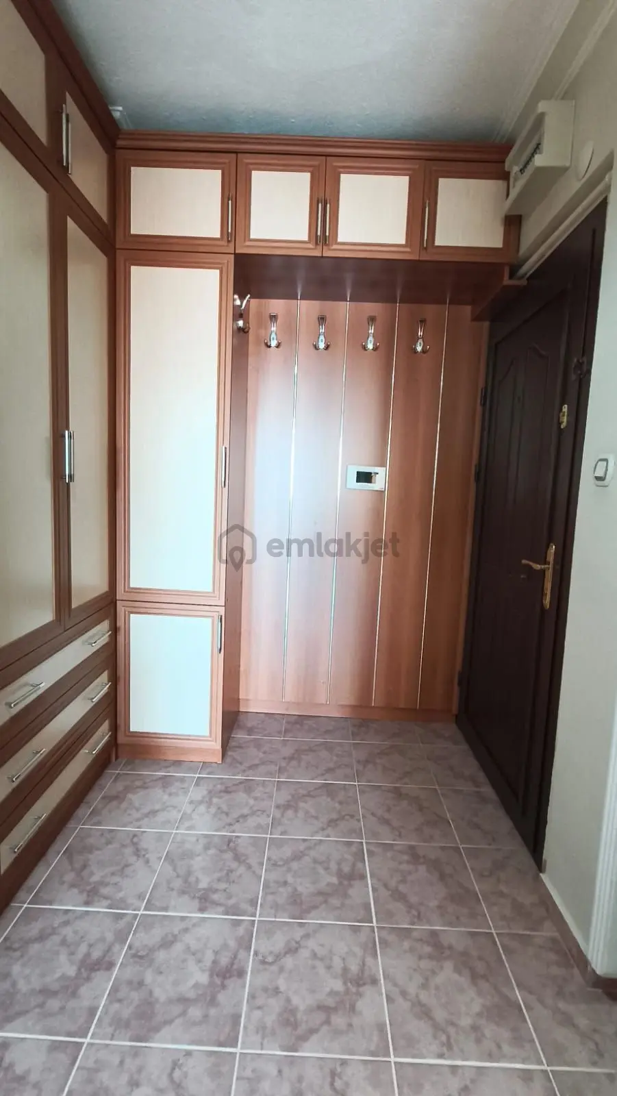 Malazgirt Mahallesinde 140 M2 3+1 Asansörlü Daire - 7