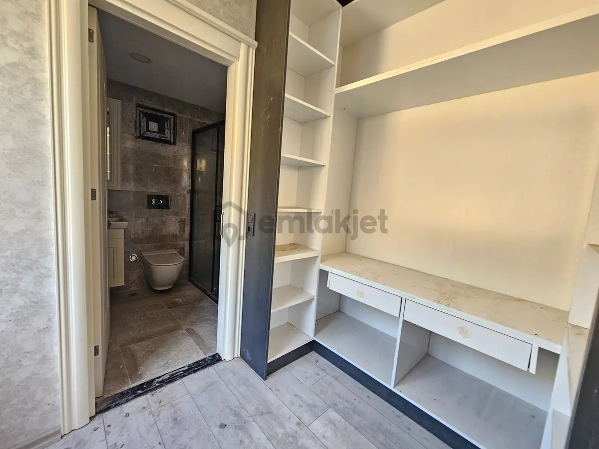 Yeni Rota Emlaktan Geniş Site İçerisinde Geniş 4+1 Daire - 21