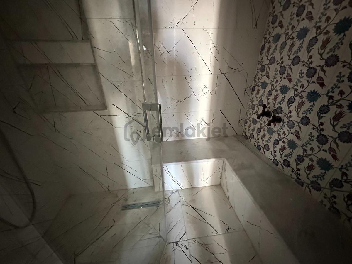 Yeni Rota'dan Şehir Manzaralı Geniş 5+1 Lüks Daire - 22