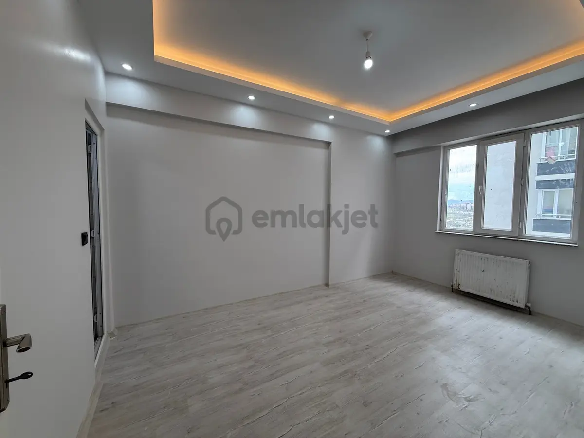 Yeni Rota'dan Satlık 3+1 Fırsat Daire - 25