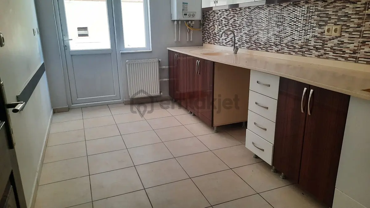 İncesu Mimar Sinan Mah. Kiralık Giriş Katı 2+1 Konut - 2