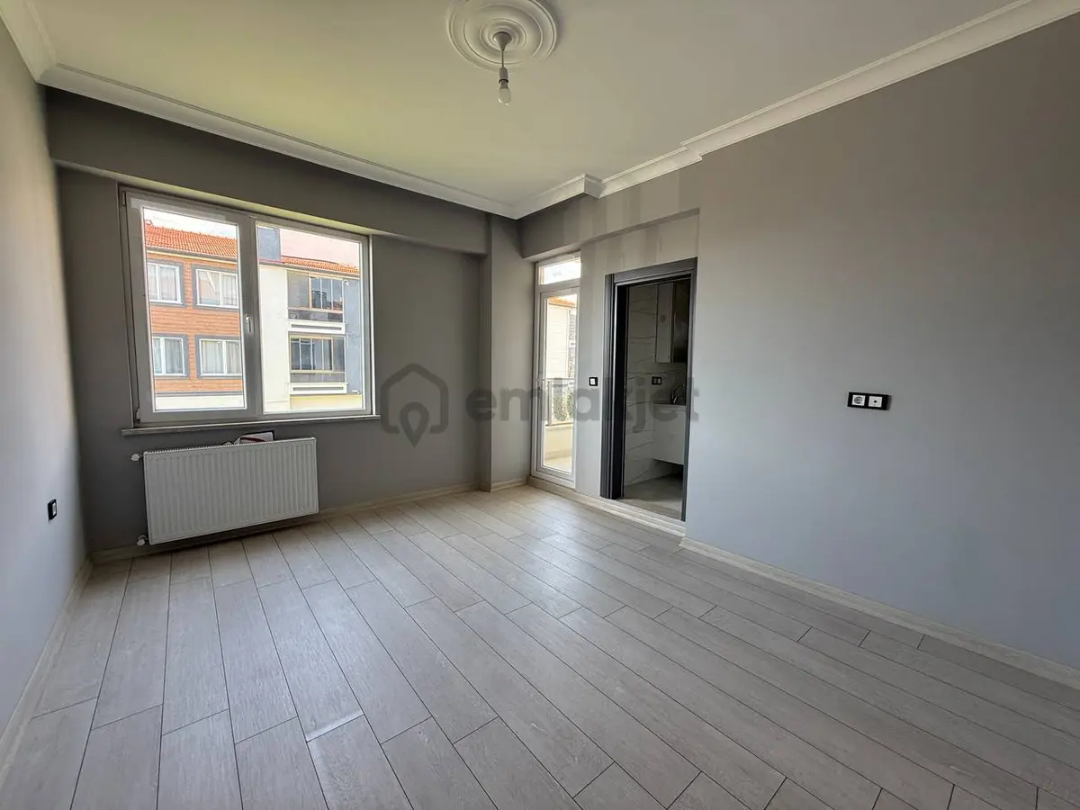 Uytun'dan Kadıköyde 3 Katlı Binada Geniş Kullanışlı 2+1 Daire - 12