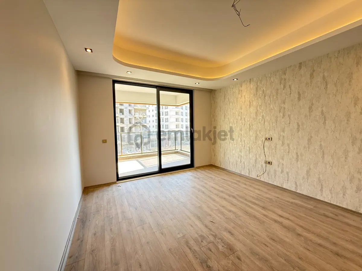 Yeni - Merkezi Konum - Cadde Üzeri - Satılık Lüx 5+1 Daire - 15