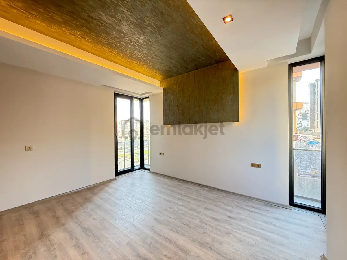 Yeni - Merkezi Konum - Cadde Üzeri - Satılık Lüx 5+1 Daire - 28