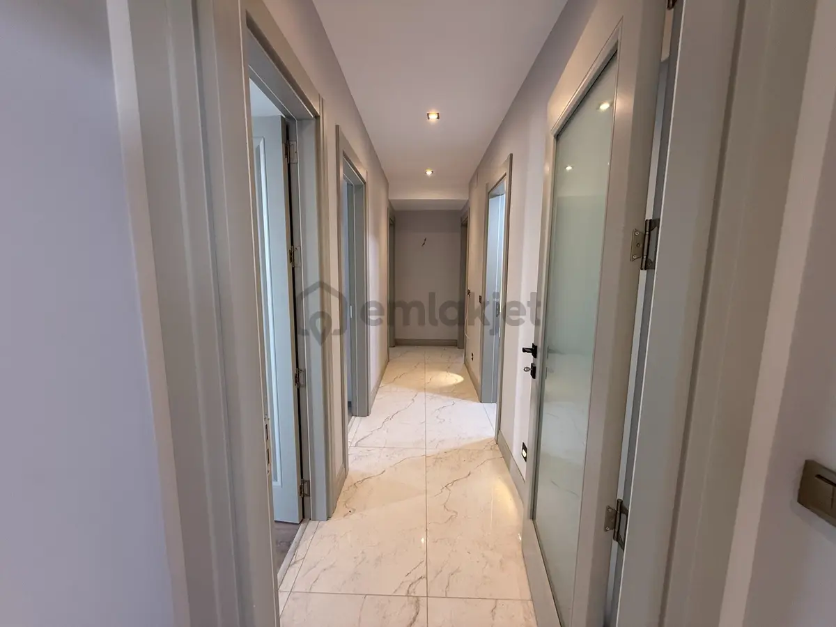 Yeni - Merkezi Konum - Cadde Üzeri - Satılık Lüx 5+1 Daire - 19