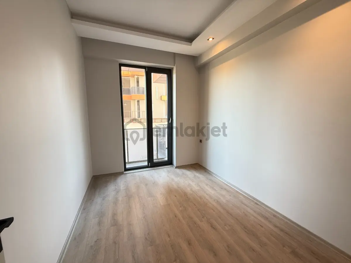 Yeni - Merkezi Konum - Cadde Üzeri - Satılık Lüx 5+1 Daire - 21