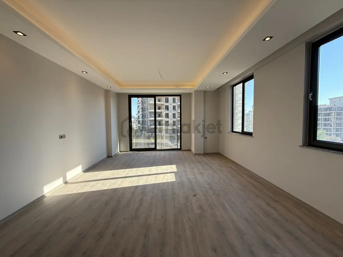Yeni - Merkezi Konum - Cadde Üzeri - Satılık Lüx 5+1 Daire - 10