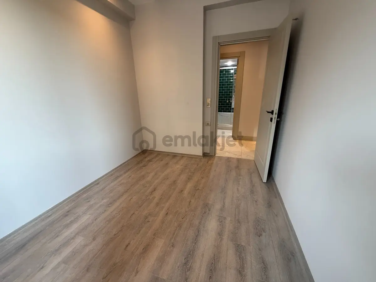 Yeni - Merkezi Konum - Cadde Üzeri - Satılık Lüx 5+1 Daire - 22