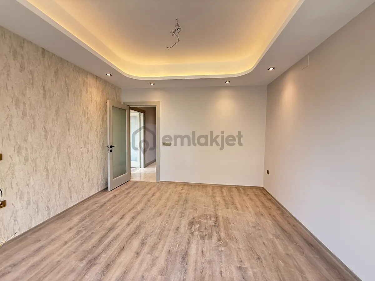 Yeni - Merkezi Konum - Cadde Üzeri - Satılık Lüx 5+1 Daire - 16
