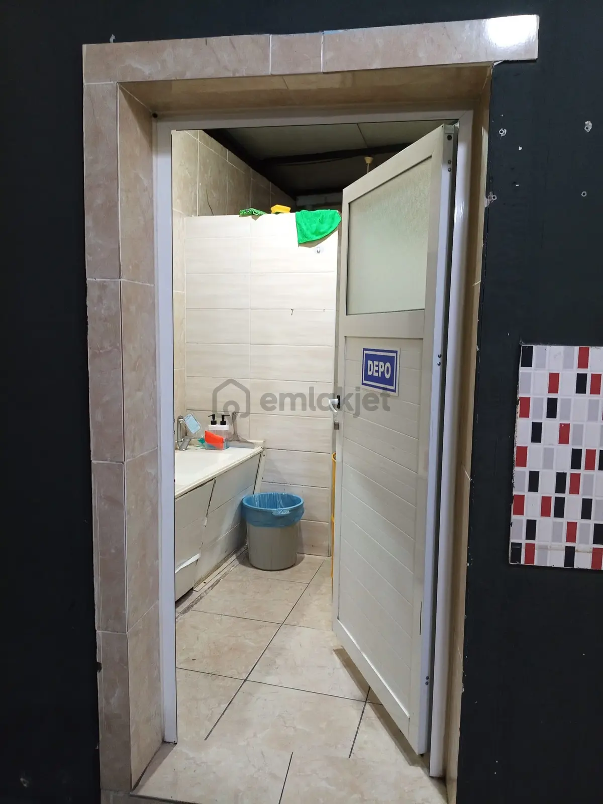 Kemalpaşa Merkezde Kiralık 2 Katlı Dükkan - 15
