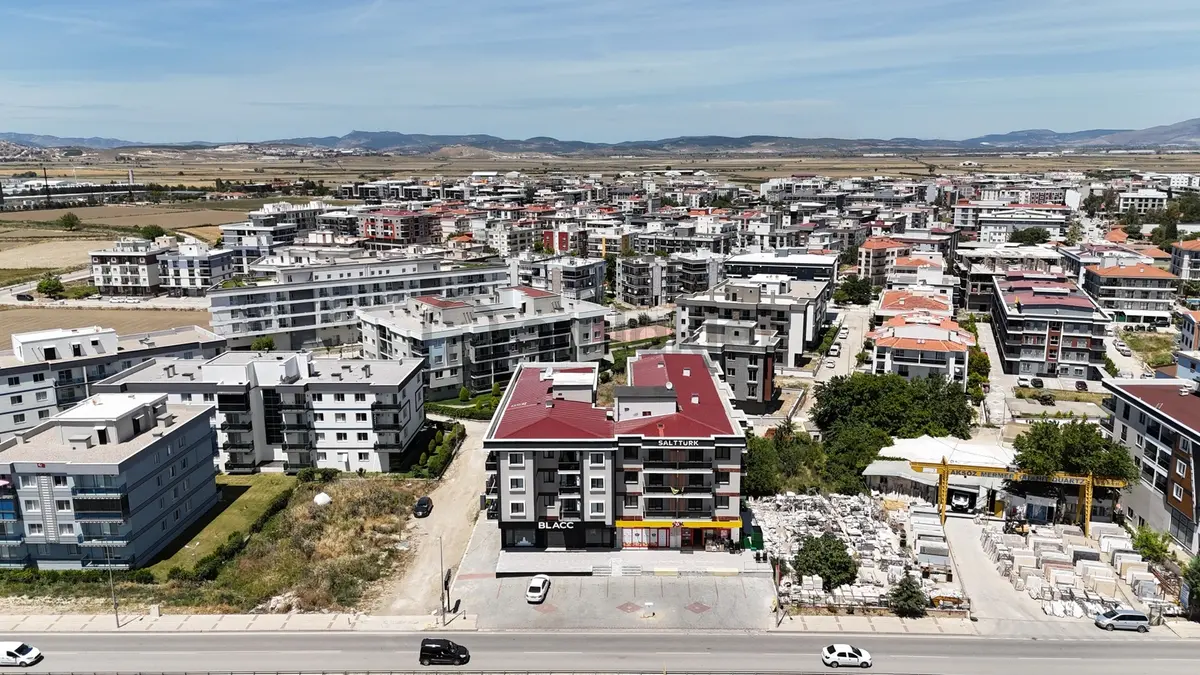 Seyrekte Cadde Üzerinde Önü Açık Ara Kat Satılık 1+1 Daire - 24