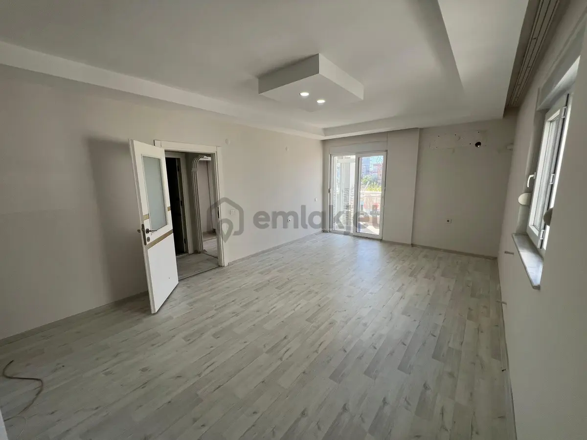 Havalimanı Yakını Arakat Satılık 2+1 Daire - 12