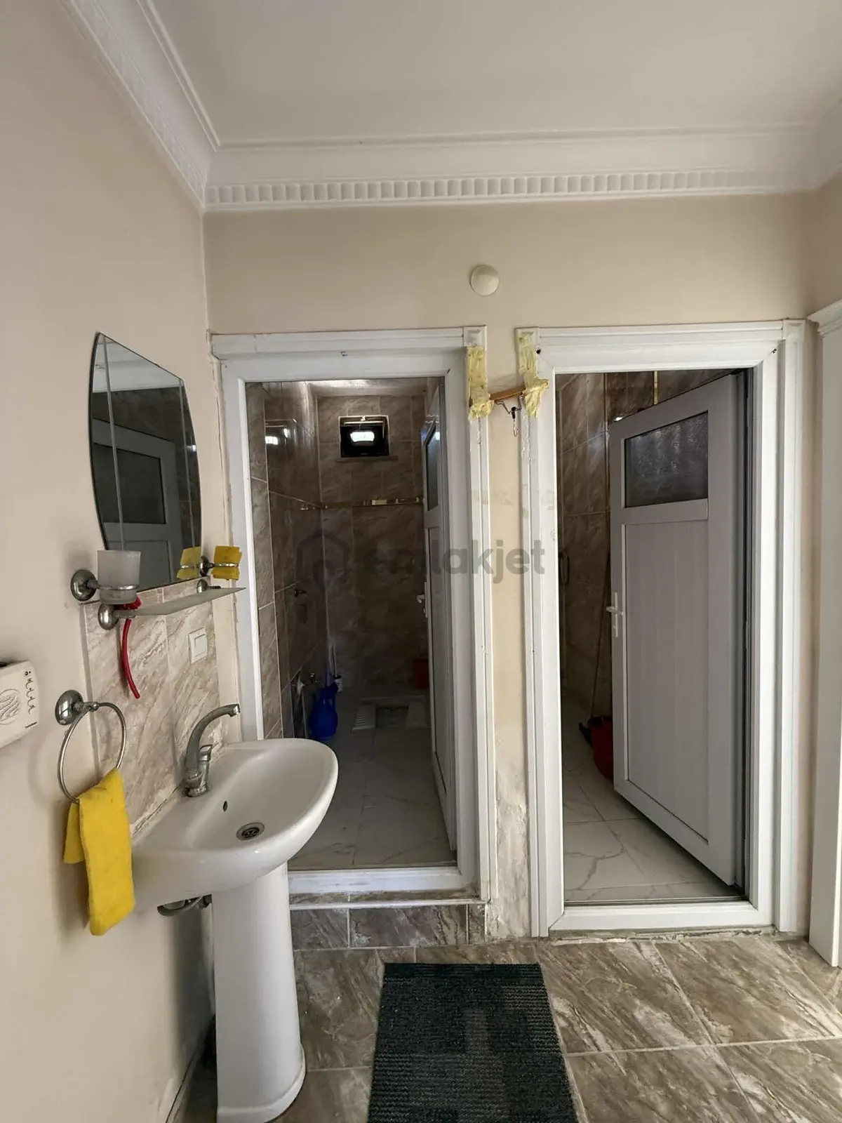 Metrobüse Yakın Aile Binasında Kiralık 2+1 - 9
