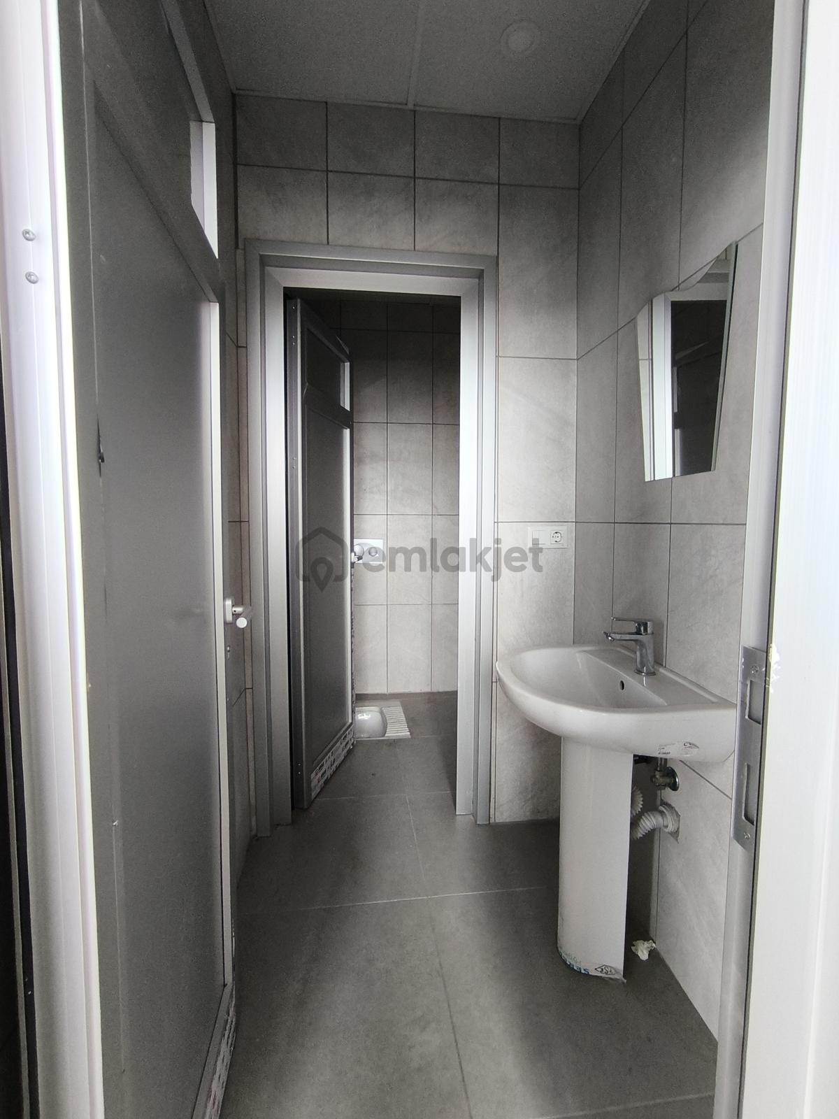 Mahmutbey De Kiralık İmalata Uygun İş Yeri Binası - 36