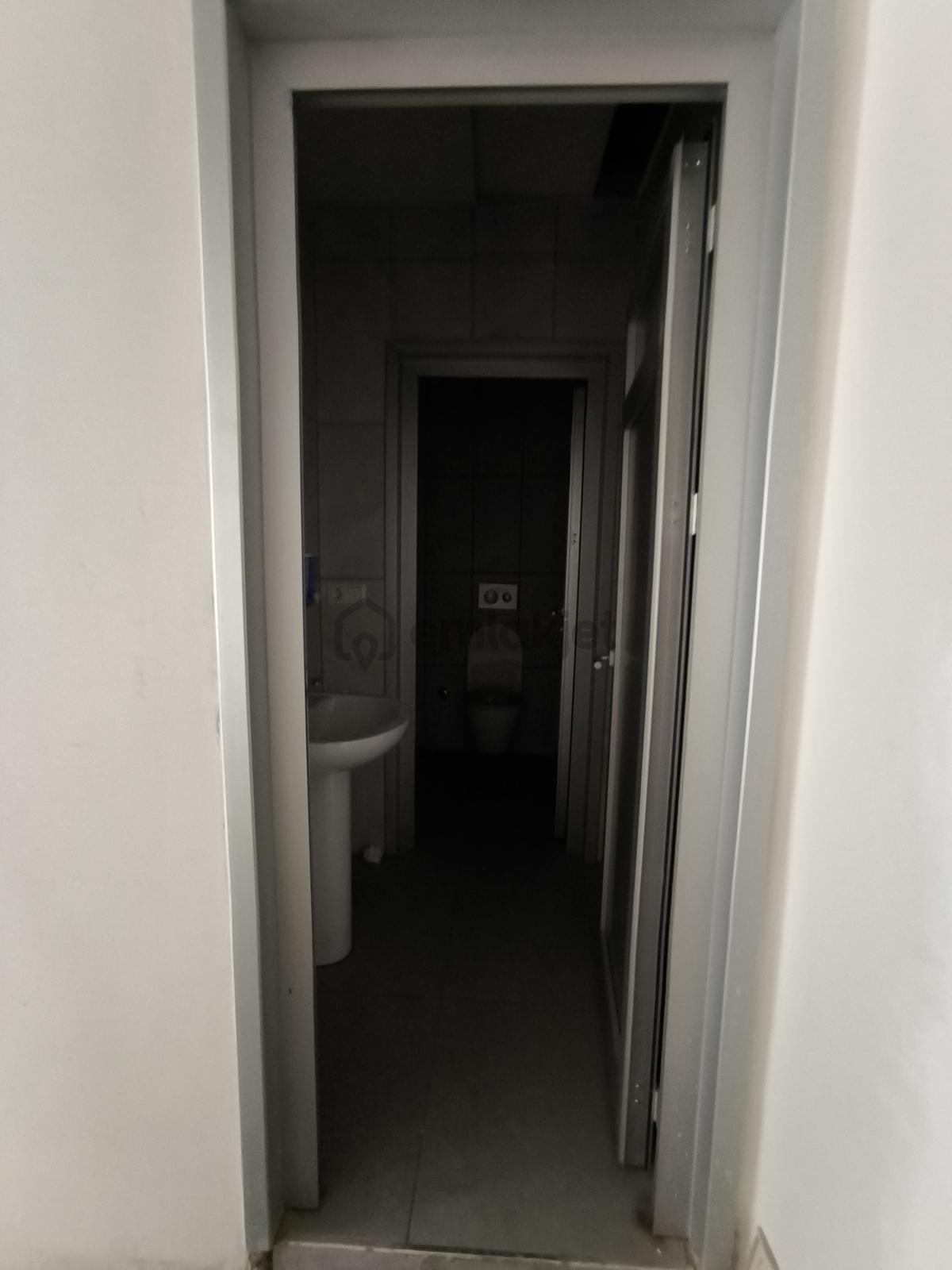 Mahmutbey De Kiralık İmalata Uygun İş Yeri Binası - 48