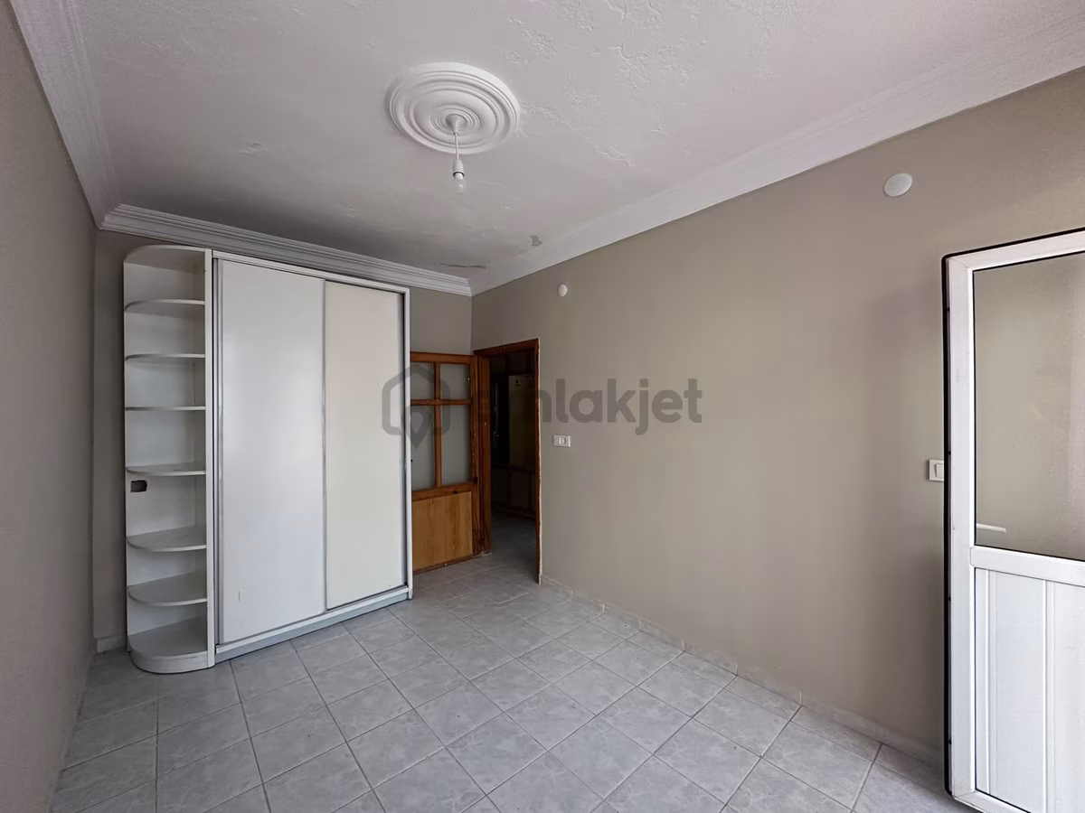 Mahmutlar Barbaros Caddesi'nde Satılık 2+1 Geniş Daire - 9