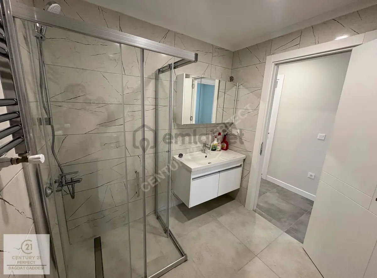 Suadiye Ayşeçavuş Caddesinde 3+1 Kiralık Daire - 11