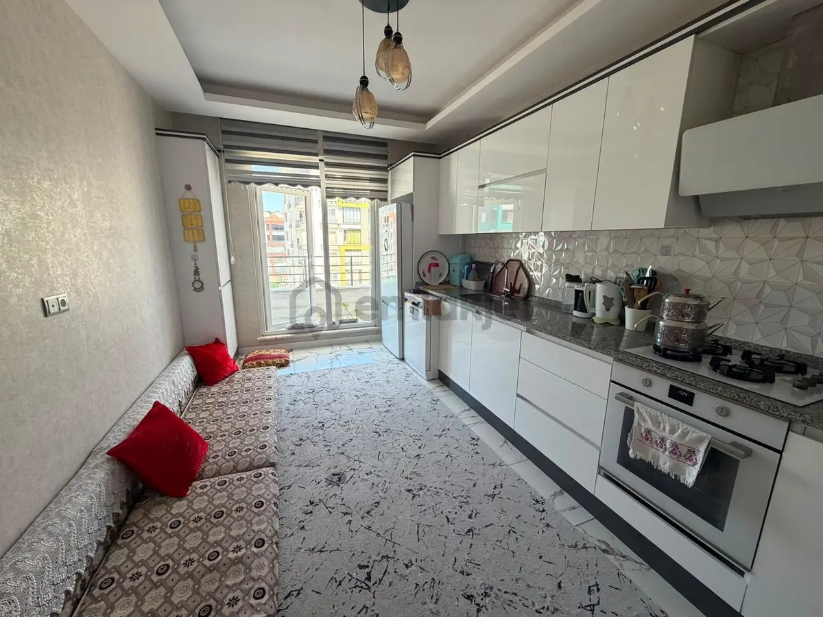 Sedirler Caddesinde 4+1 Arakat Satılık Daire - 8