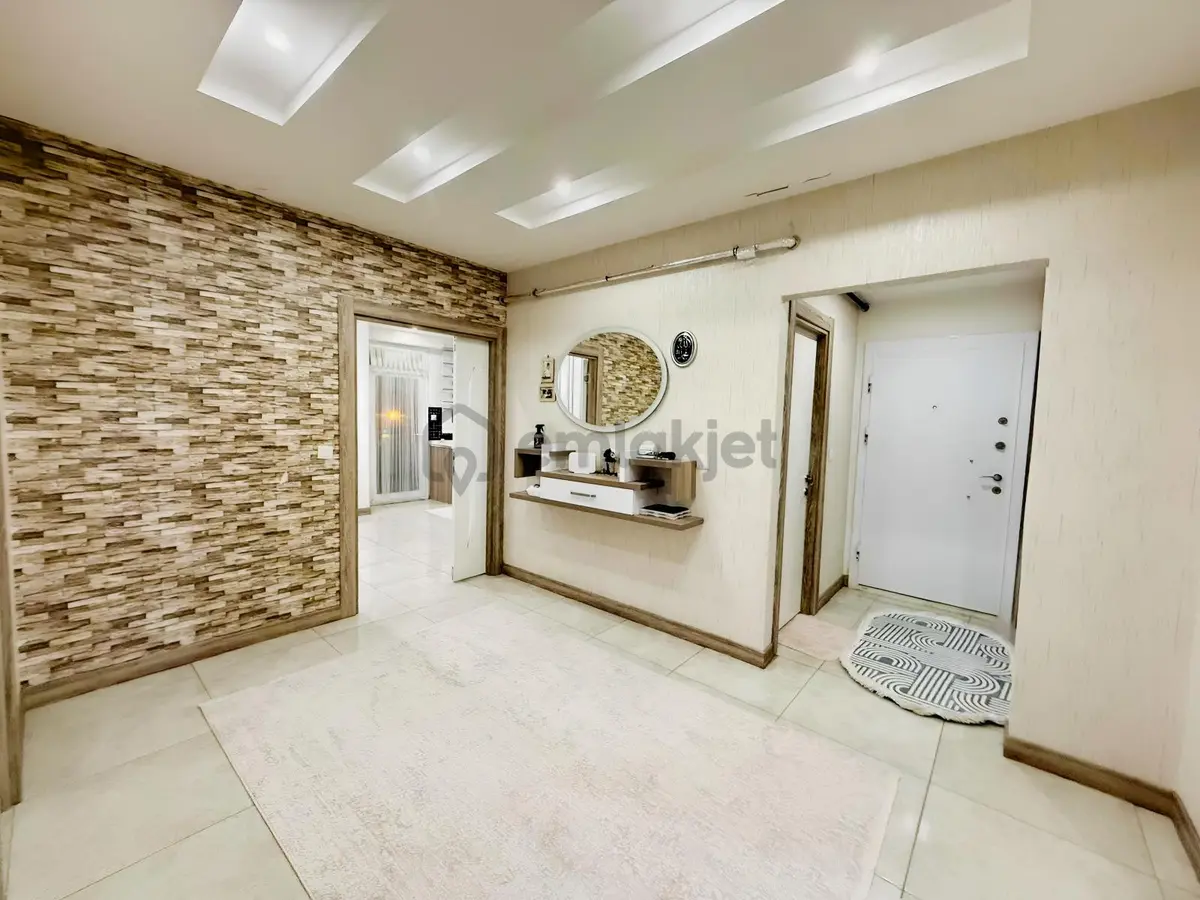 Stadyum Yolu Üzeri Satılık 4,5+1 Daire - 4