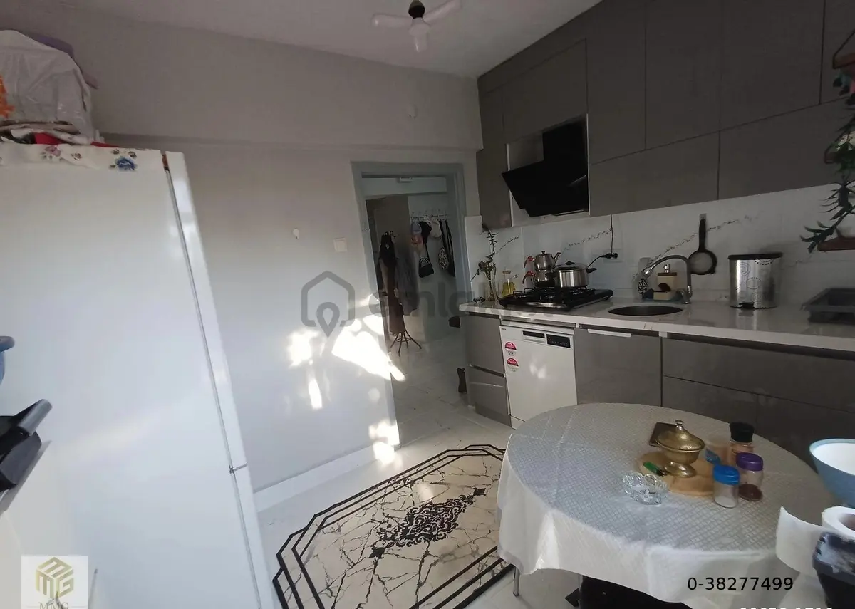 Mmg'den Acil Satılık Ulubatlı'da Cadde Üzeri Geniş 3+1 Daire..!