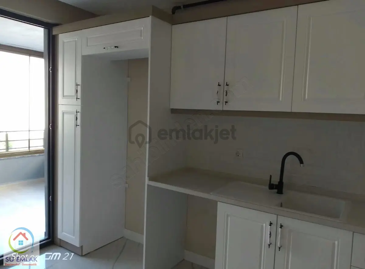 Su Emlak'tan Merkezi Konumda Daire - 10