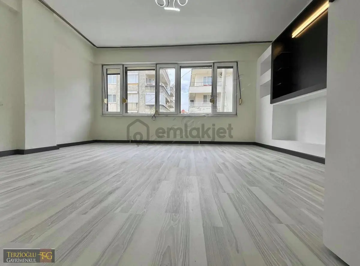 Terzioğlu'ndan Denize 200 Mt Full Yapılı Ara Kat Ön Cephe 2+1 Da - 27