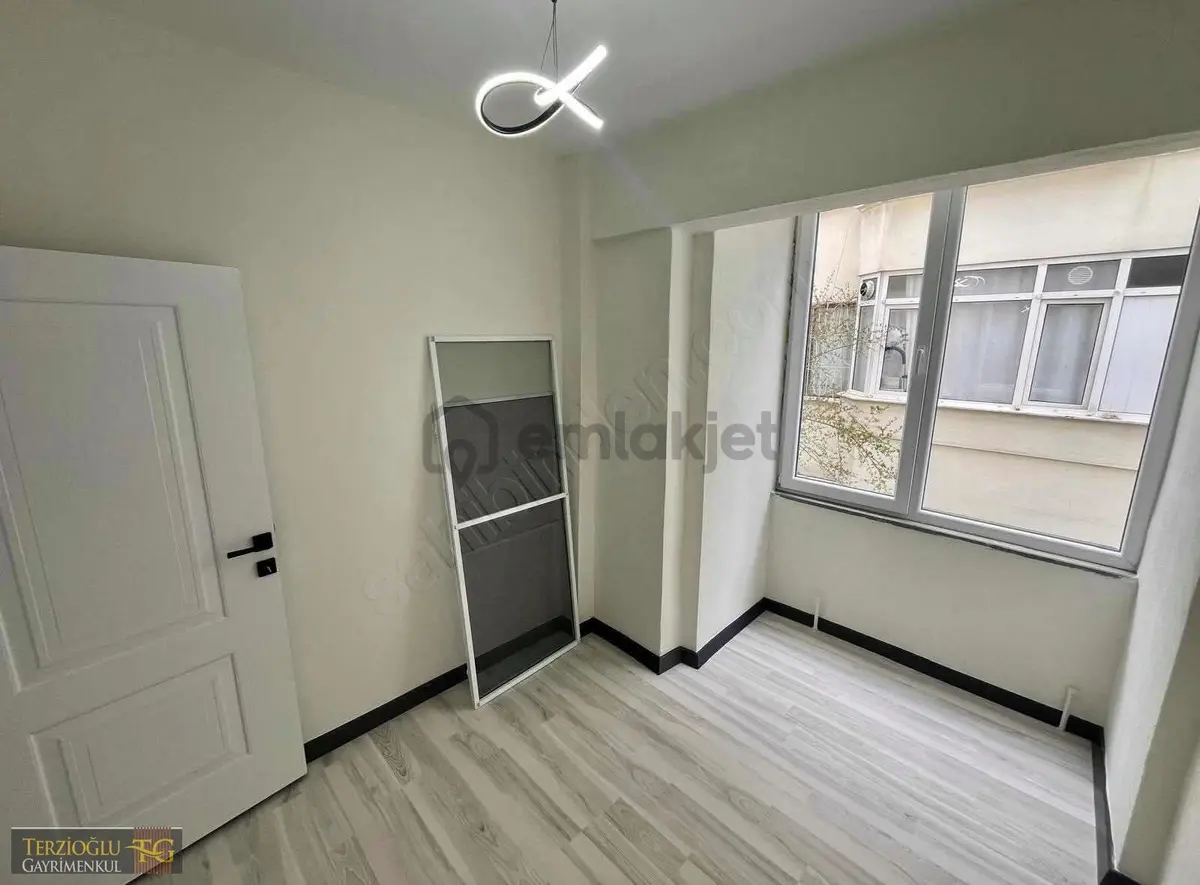 Terzioğlu'ndan Denize 200 Mt Full Yapılı Ara Kat Ön Cephe 2+1 Da - 9