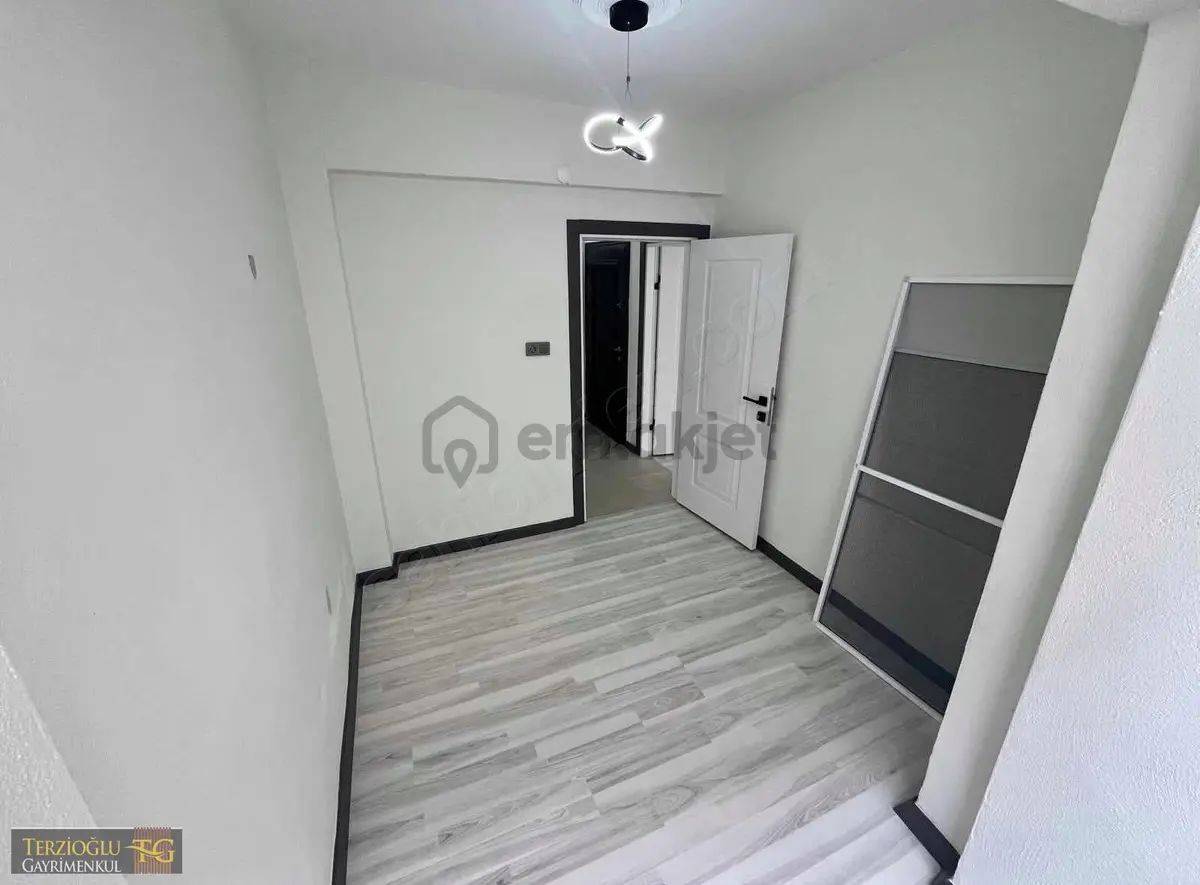 Terzioğlu'ndan Denize 200 Mt Full Yapılı Ara Kat Ön Cephe 2+1 Da - 28