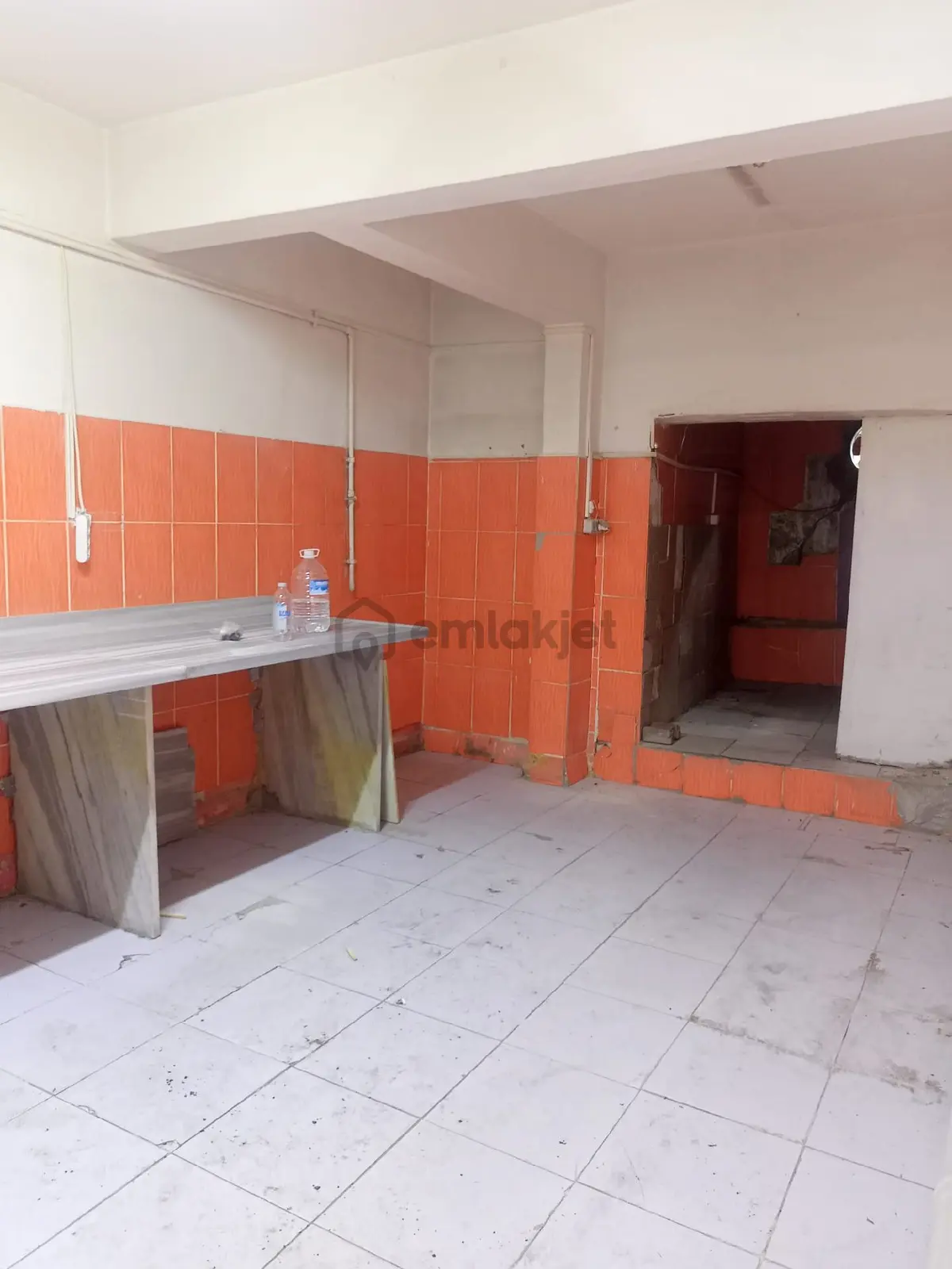 Arı Emlak'tan Kiralık Cadde Üzerinde Dükkan - 9