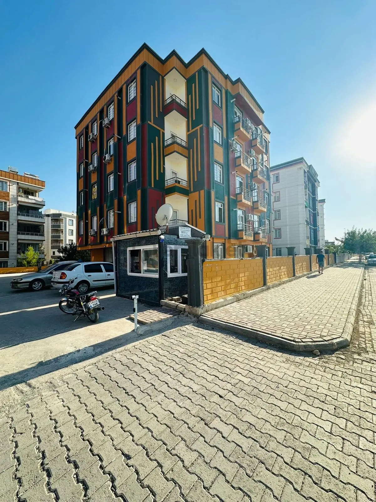 Cb Acar'dan Sırrın Karşıyakada Satılık 1+1