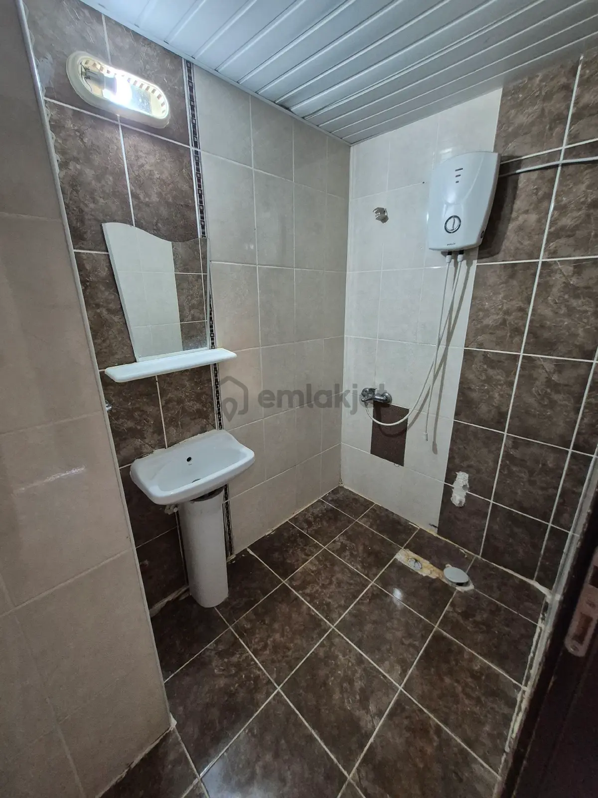 Demirgülde Merkezi Konumda Satılık 2+1 Daire - 10