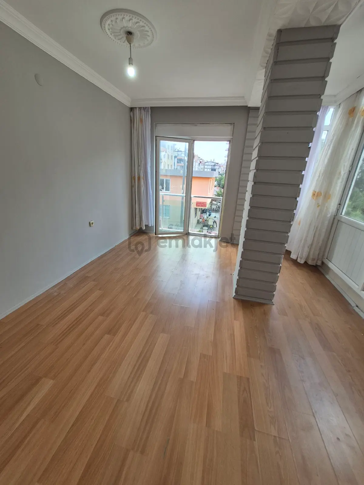 Demirgülde Merkezi Konumda Satılık 2+1 Daire - 24