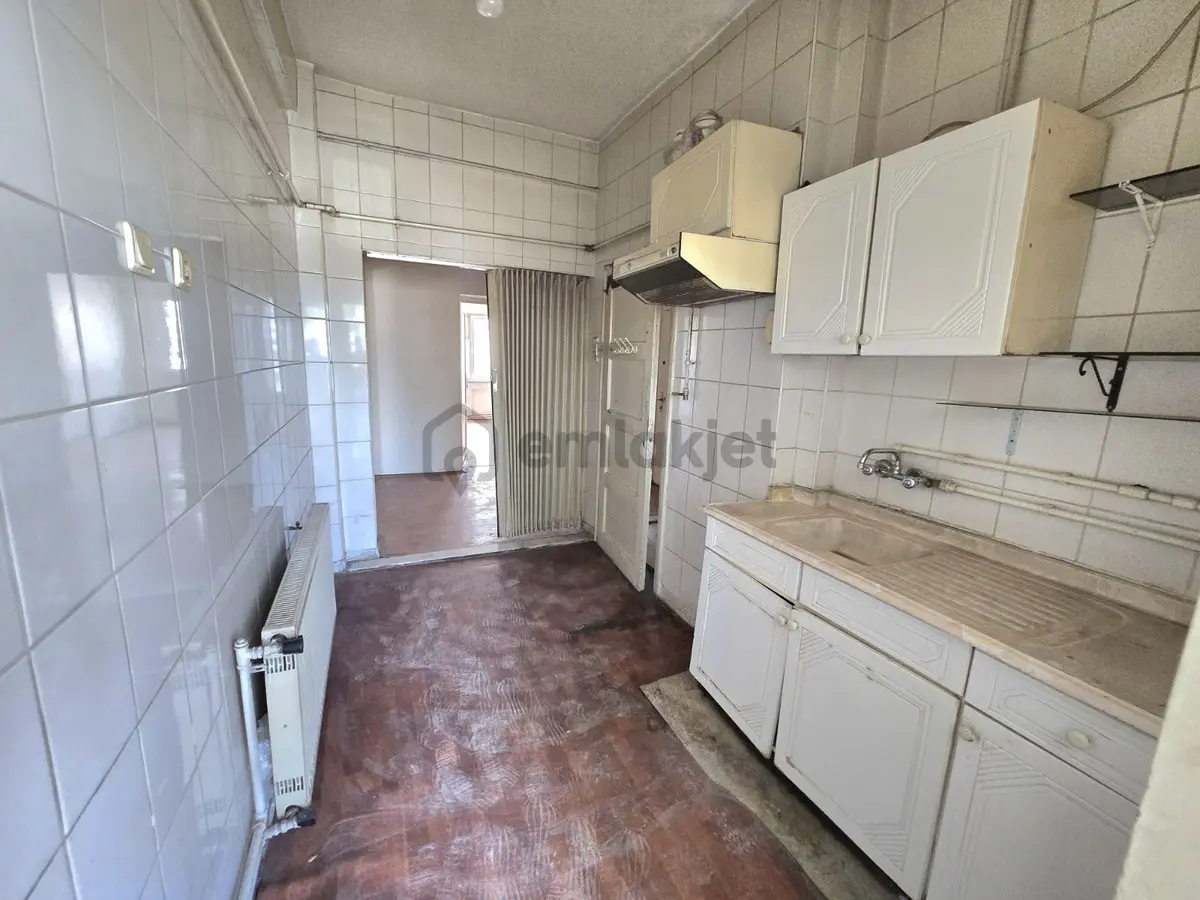 Hastane Caddesi Kiralık Ofis/büro 3+1 - 6