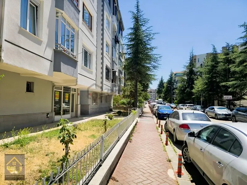 Balgat Ehlibeyt Mahallesinde Satılık 27m2 Dükkan - 8