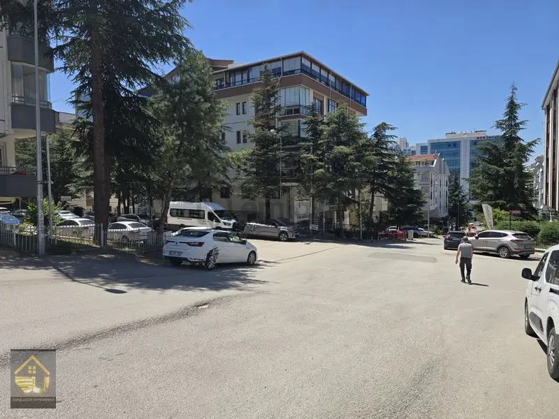 Balgat Ehlibeyt Mahallesinde Satılık 27m2 Dükkan - 7