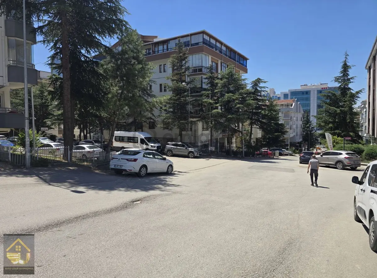 Balgat Ehlibeyt Mahallesinde Satılık 27m2 Dükkan - 3