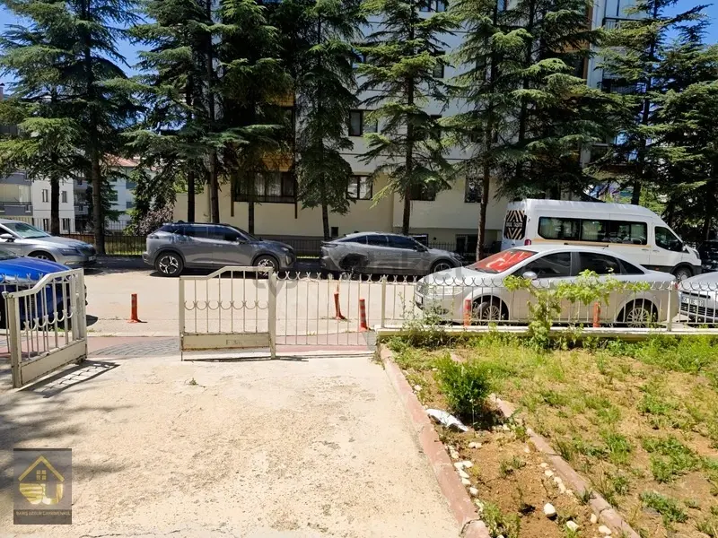 Balgat Ehlibeyt Mahallesinde Satılık 27m2 Dükkan - 21