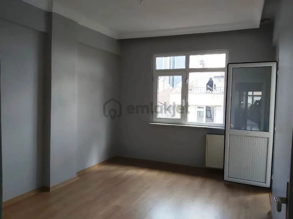Bakırköy Zeytinlikte Avmlere Yakın 4.kat 115m2 3+1 Balkonlu - 4