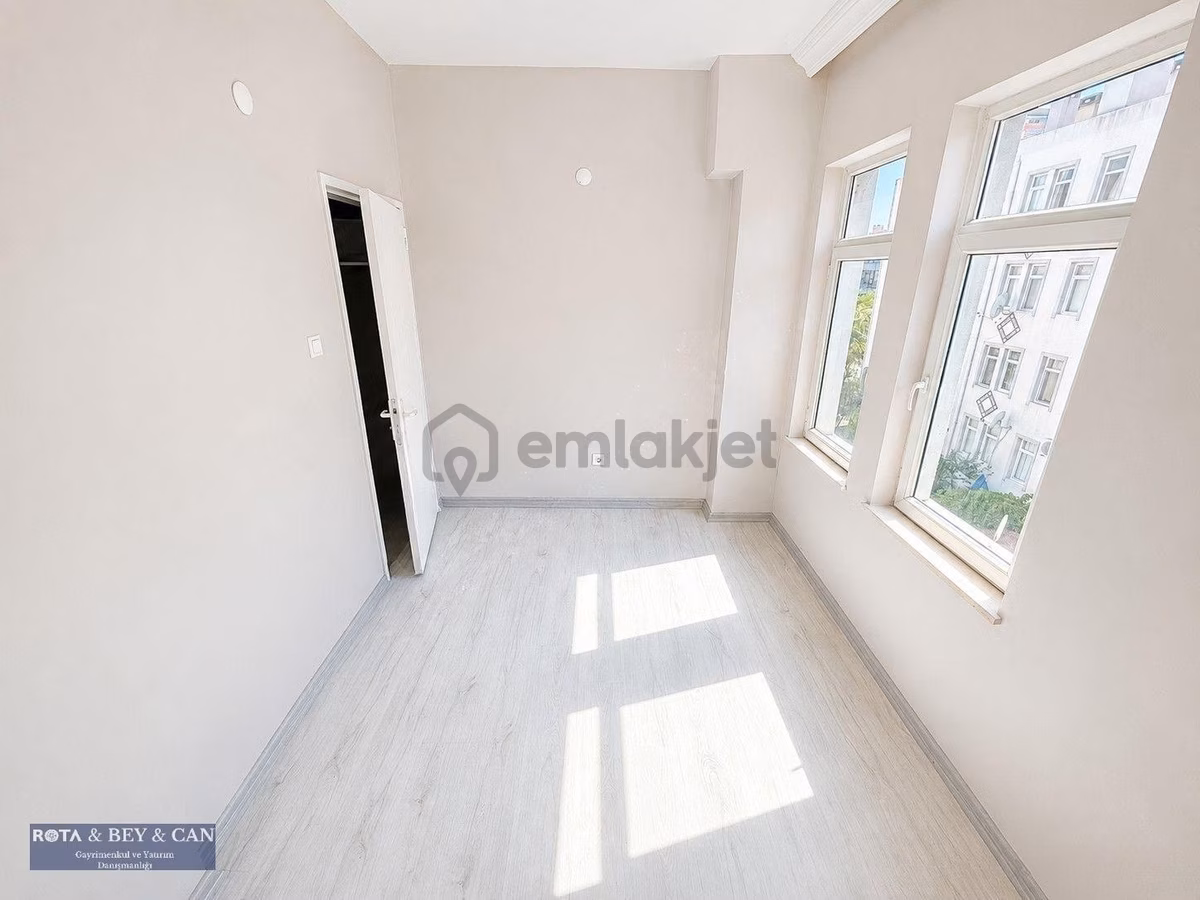Rota'dan |site İçerisinde | 3+1 | Komple Tadilatlı |fırsat Daire - 12