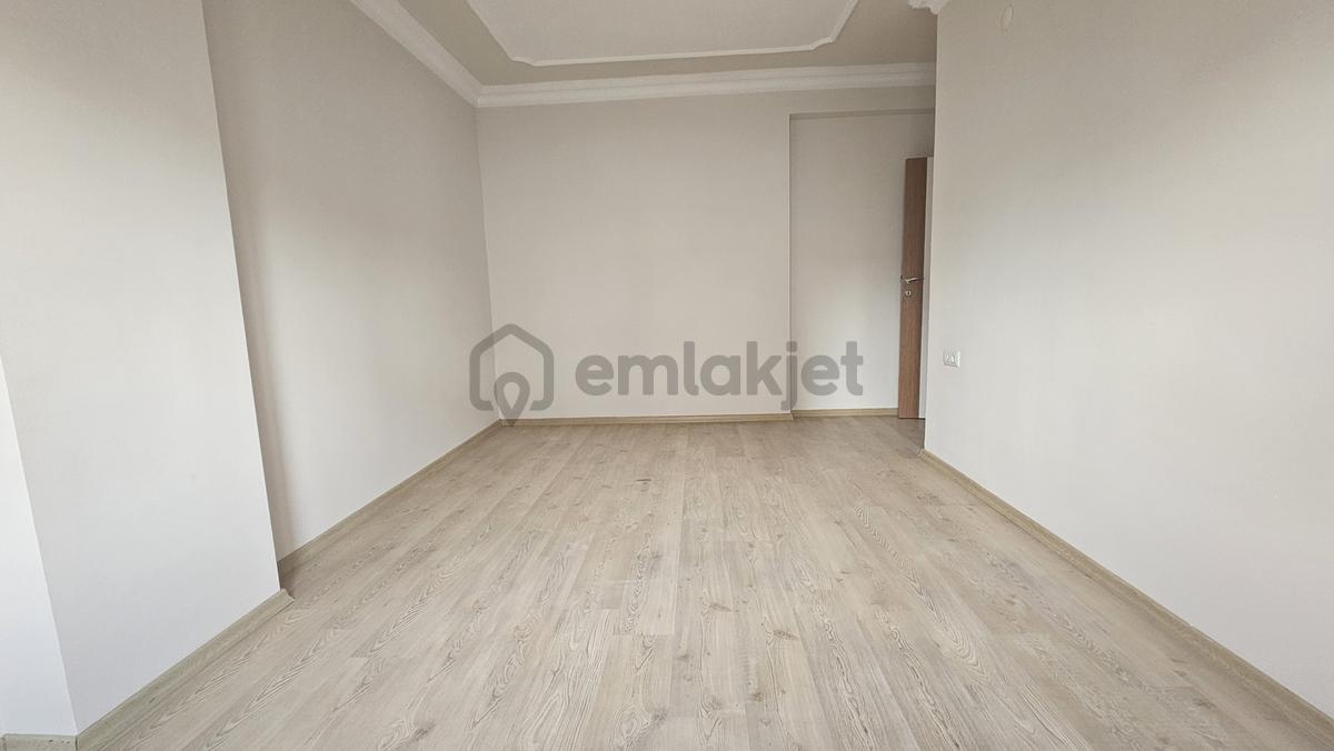 A K Mutludan Ünsalda Özellikli Site İçerisinde 3+1 Geniş Daire - 20